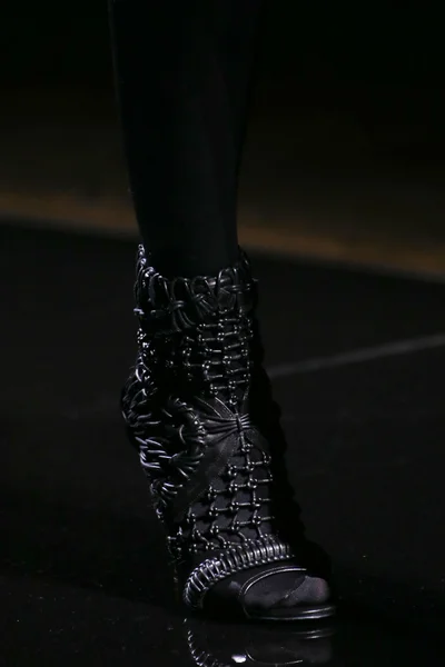 Look 27